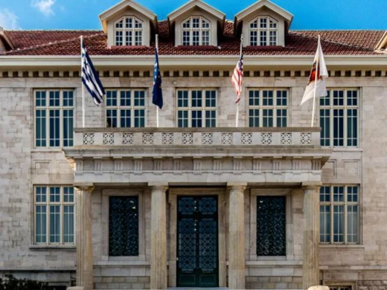 Τον τάπωσε! – Μαθήτρια του Κολλεγίου δίνει… μαθήματα συμπεριφοράς στον Αλέξη Τσίπρα